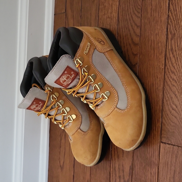 Timberland Boots Sz 4.5 - Picture 2 of 5